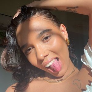 Meet your Posher, Tearra